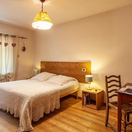 Maison Le Champ B&B Questa Casa Non E Un Albergo ラ・サル エクステリア 写真