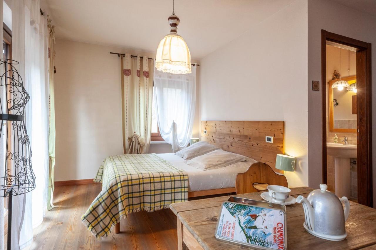 Maison Le Champ B&B Questa Casa Non E Un Albergo ラ・サル エクステリア 写真