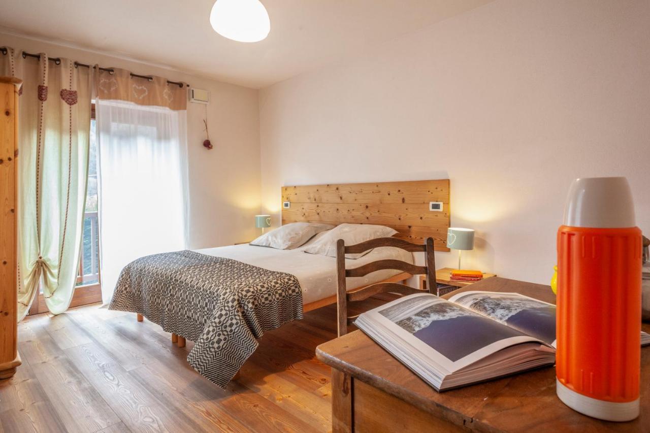 Maison Le Champ B&B Questa Casa Non E Un Albergo ラ・サル エクステリア 写真